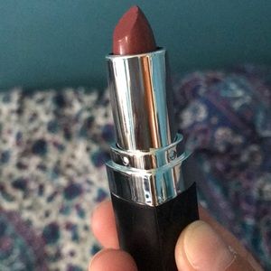 Brand NEW bellapierre lipstick in envy.